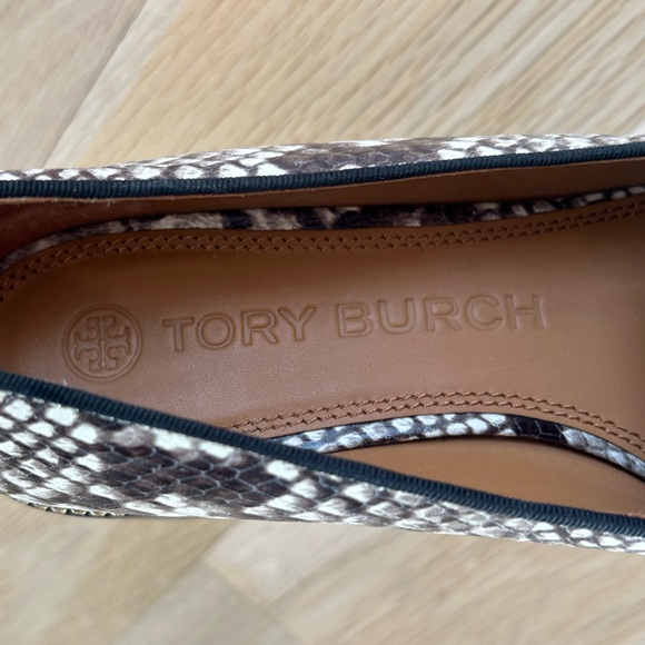 TORY BURCH Freya Mid-Heel Snake Skin Loafer SIZE 8 - Picture 10 of 12
